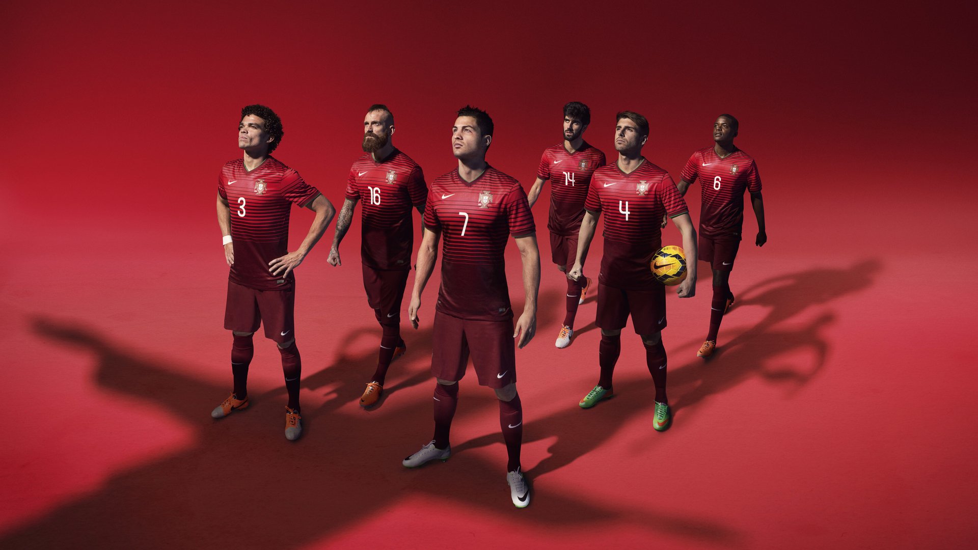 开云体育在线-当红色统治绿茵，卡瓦哈尔一役封神，曼联轻取葡萄牙的背后